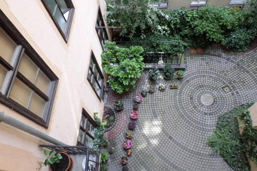 Park Danubes View Central Market Boedapest Buitenkant foto